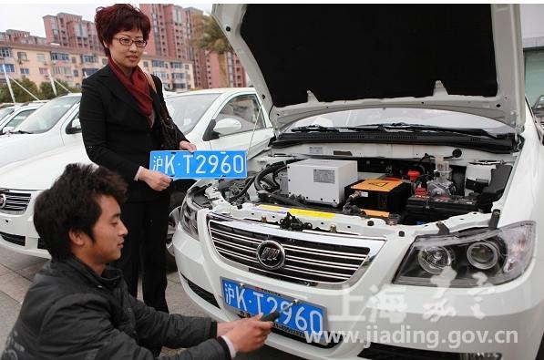 上海买车上牌需要什么条件,上海买车上牌要驾驶证吗