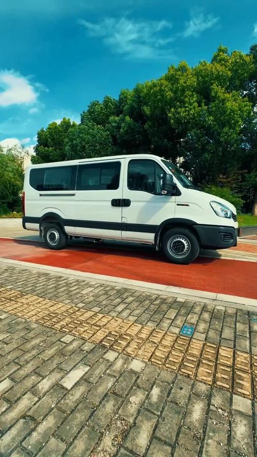 依维柯欧胜报价及图片(依维柯欧胜8at报价)