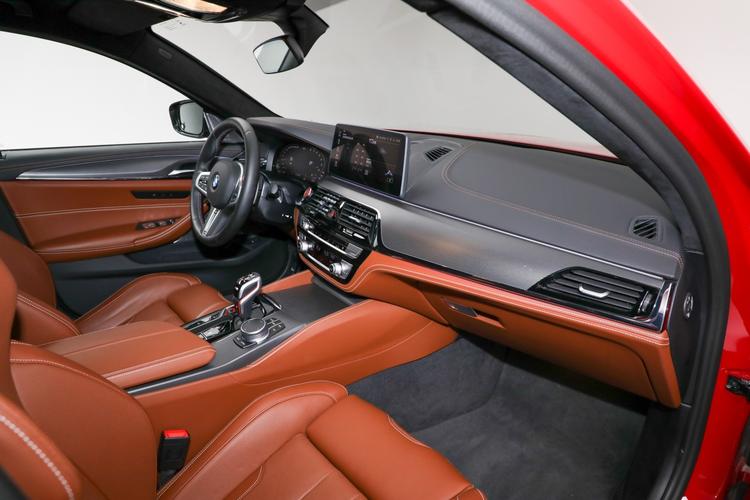 宝马m5内饰图片,宝马m5轿车